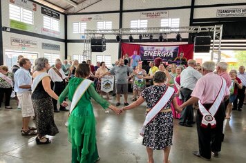 Grupo Sempre Alegre realizou baile da terceira idade