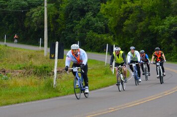 Mais de 300 ciclistas passaram por Imigrante