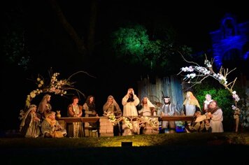 Mesmo com mau tempo, a Paixão de Cristo atraiu grande público
