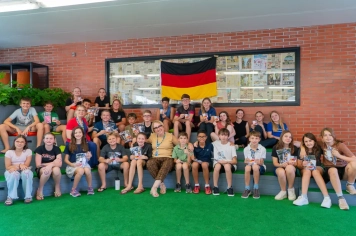 Imigrante aposta no futuro: alunos aprendem a língua alemã em parceria com o Colégio Alberto Torres