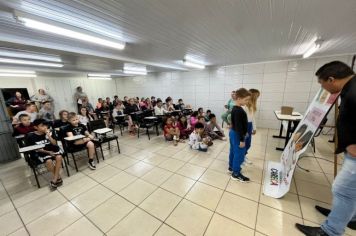 Alunos do 1º ao 6º ano do Ensino Fundamental têm aula prática sobre toque indevido