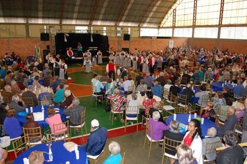 Cerca de 600 pessoas participaram da 28ª Festa Municipal do Idoso de Imigrante