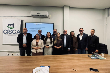 Imigrante participa da assembleia de fundação da Associação Rota dos Capitéis