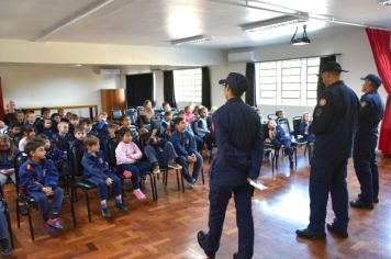 Bombeiros de Estrela palestram na Emef Santo Antônio