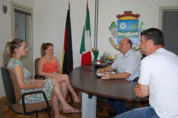 Executivo recebe diretoria da AIEL