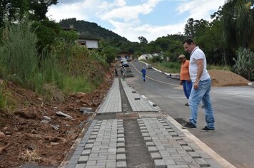 Rua Darci Galvani recebe calçamento e iluminação diferenciada