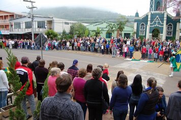 Desfile Cívico abordou diversas temáticas
