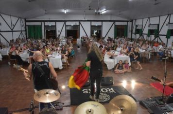 Palestra Show com Bandas Rosa’s reúne dezenas de mulheres no Centro Comunitário