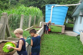 Escolas implantam sistema para captar água da chuva