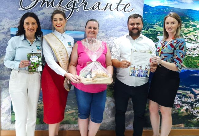 Comitiva de São Valentim do Sul vem divulgar 8ª Expoval