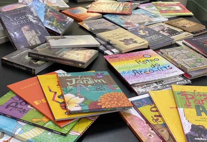 Mais de 50 novos títulos chegam à Biblioteca Pública de Imigrante