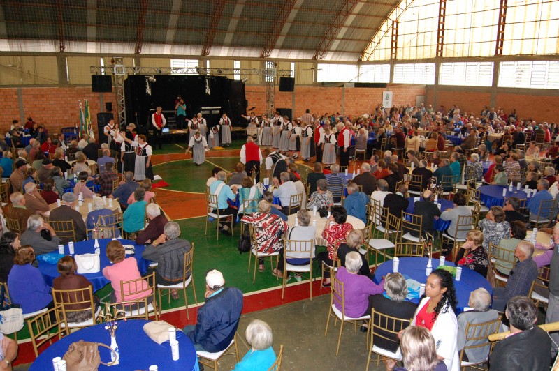 Cerca de 600 pessoas participaram da 28ª Festa Municipal do Idoso de Imigrante