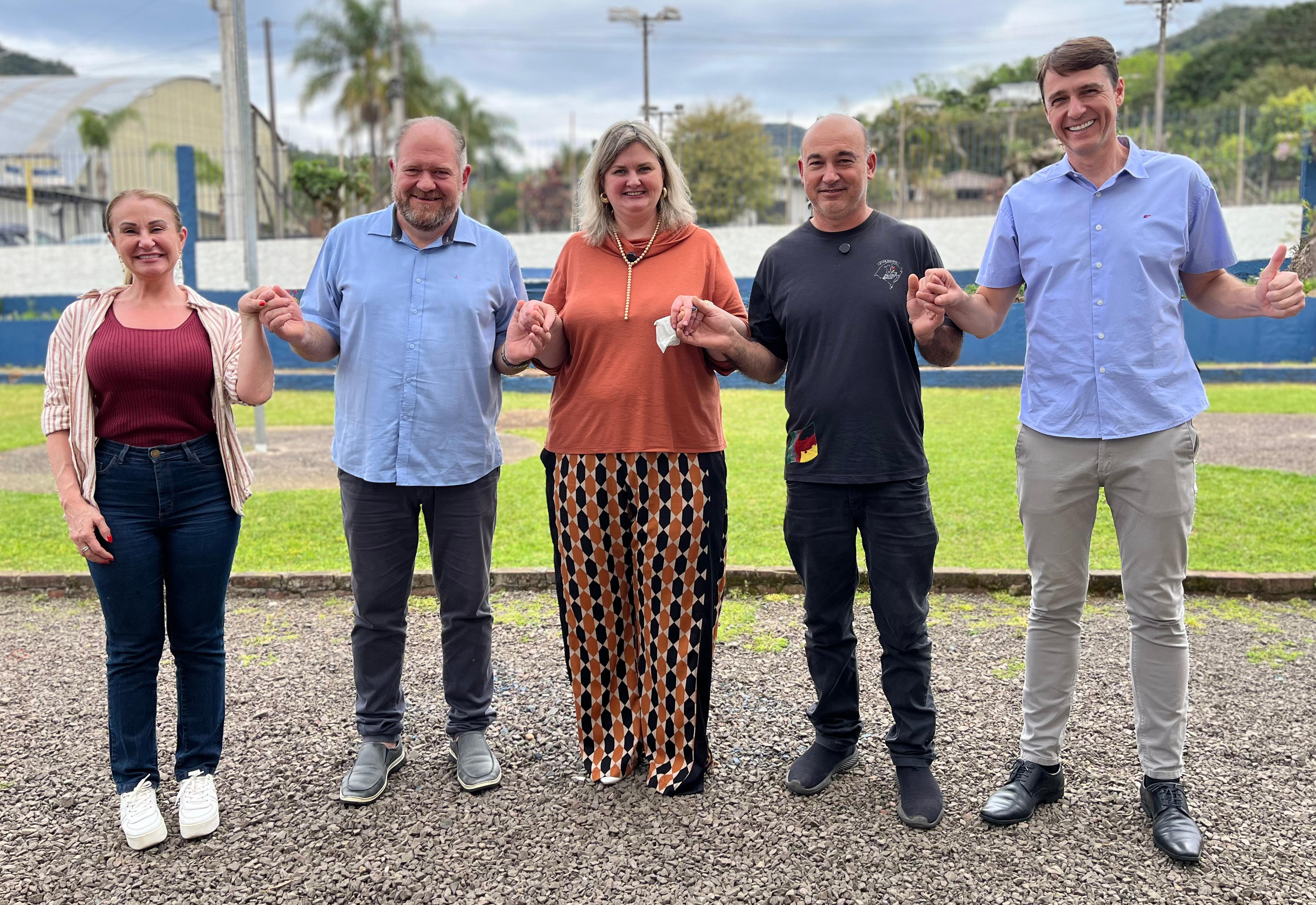 Coordenadora da 3ª CRE visita Escola 25 de Maio em Imigrante e anuncia reformas
