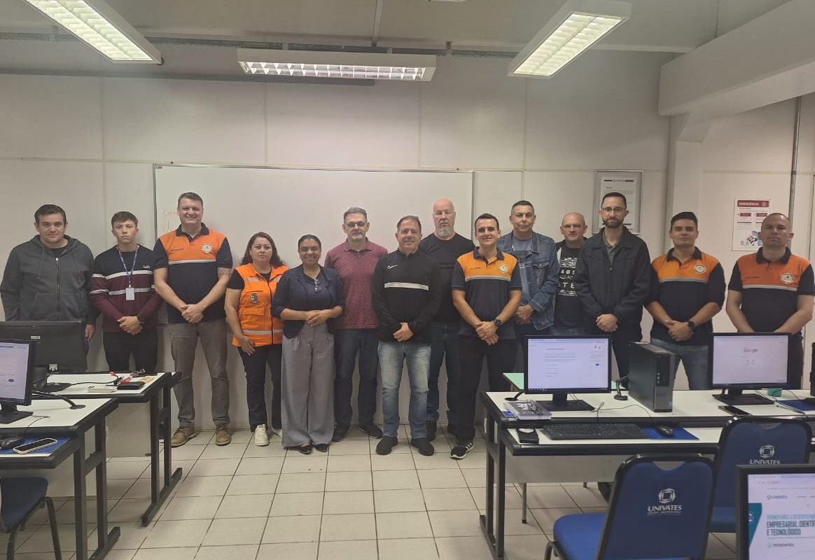 Imigrante participa de reunião regional da Defesa Civil em Lajeado