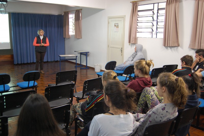 Alunos participam de atividades do Projeto Paz na Escola