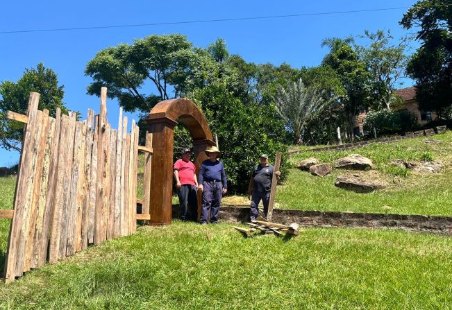 Palco da Paixão de Cristo segue sendo montado