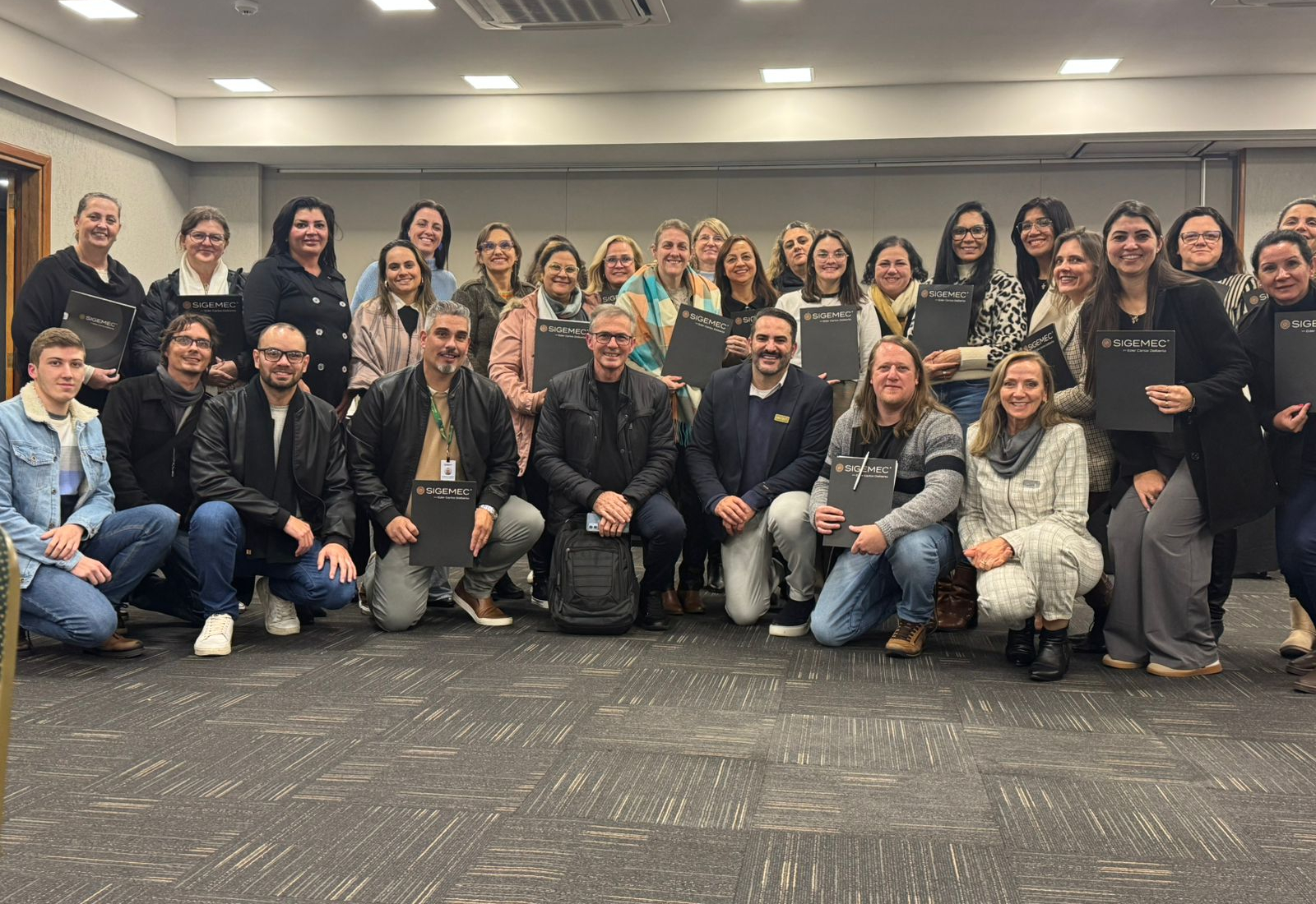Servidoras da Educação de Imigrante participam de formação sobre sistemas federais em Porto Alegre