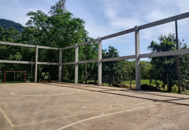 Quadra poliesportiva do CAI recebe cobertura