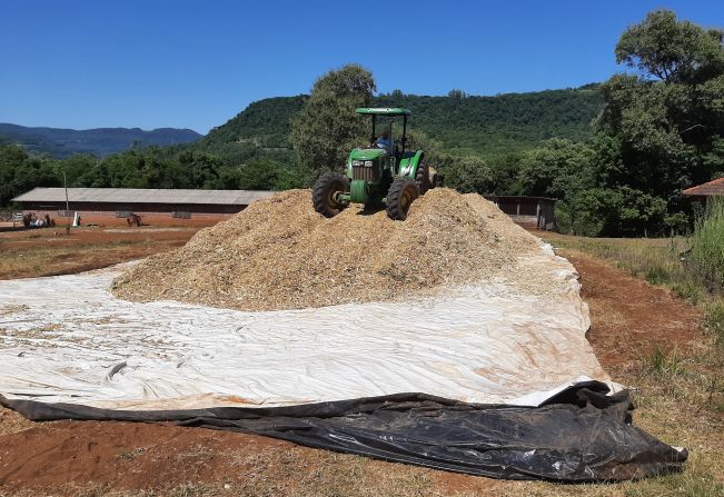 Obras está recebendo solicitações para fechamento de silagens