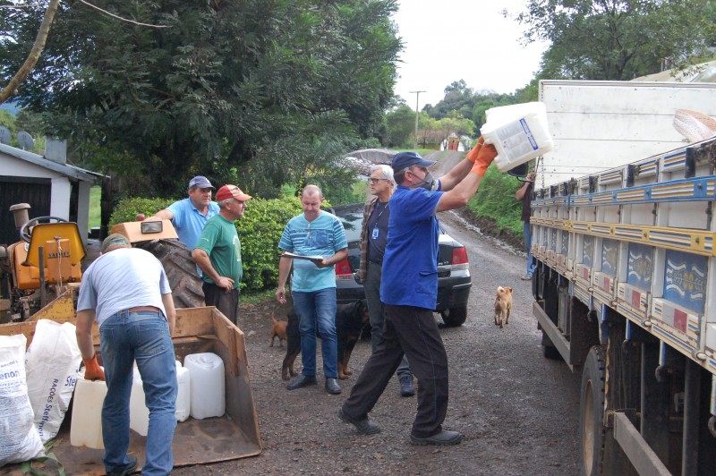 Coleta visa destinar corretamente embalagens de agrotóxicos