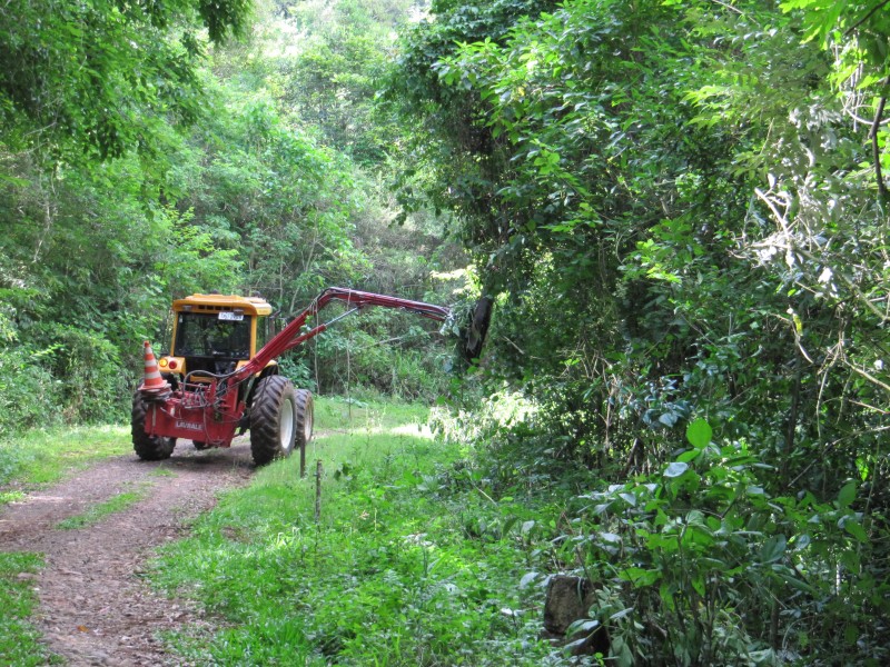 Estradas em Vale da Harmonia recebem melhorias