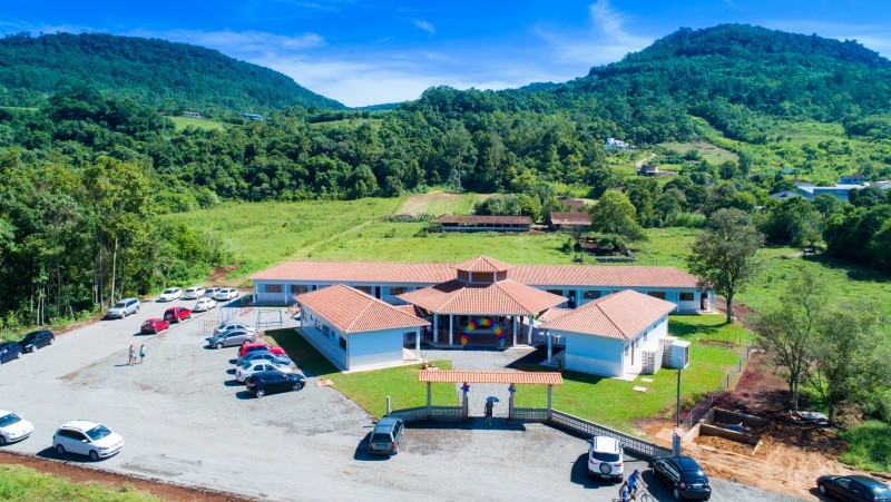 Inaugurada a escola do Bairro Esperança