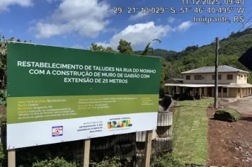 Restabelecimento de taludes na Rua do Moinho